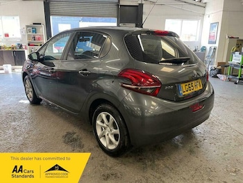 Used Peugeot 208 2015 for sale - 77838572: Photo