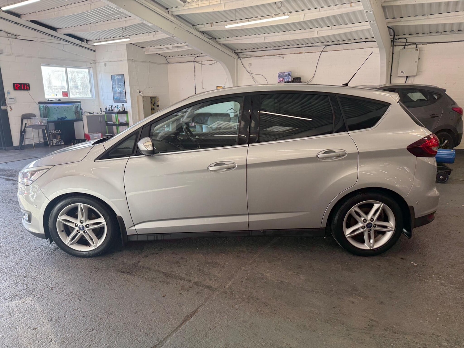 Used Ford C-Max 2016 for sale - 76659116: Photo 5