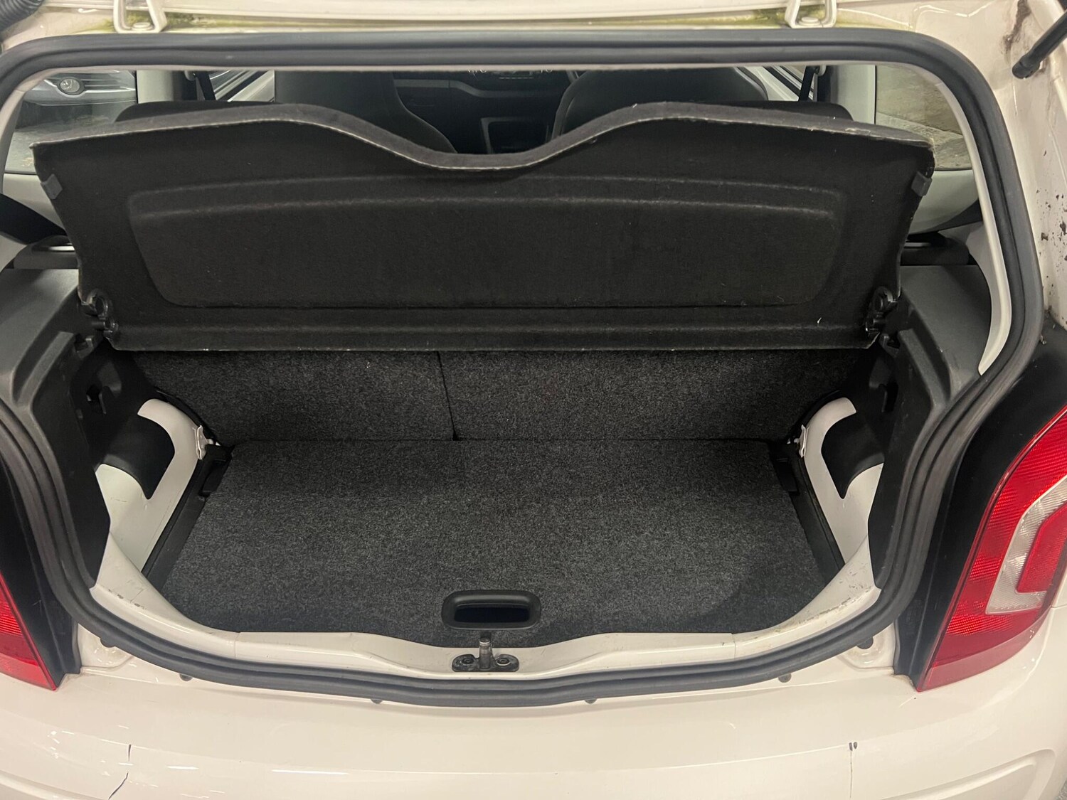 Used Volkswagen up! 2015 for sale - 76584418: Photo 25