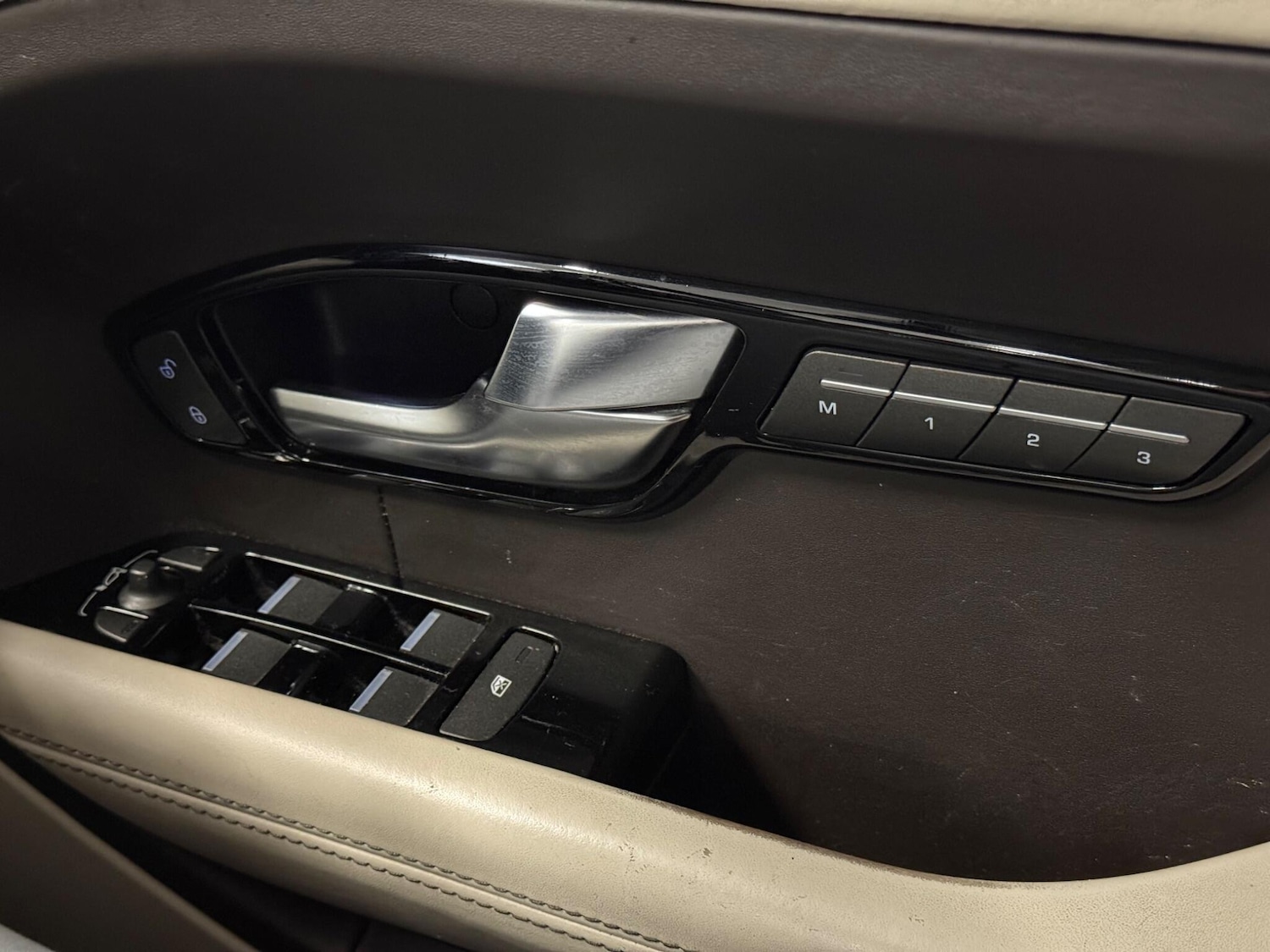 Used Land Rover Range Rover Evoque 2011 for sale - 76512978: Photo 22