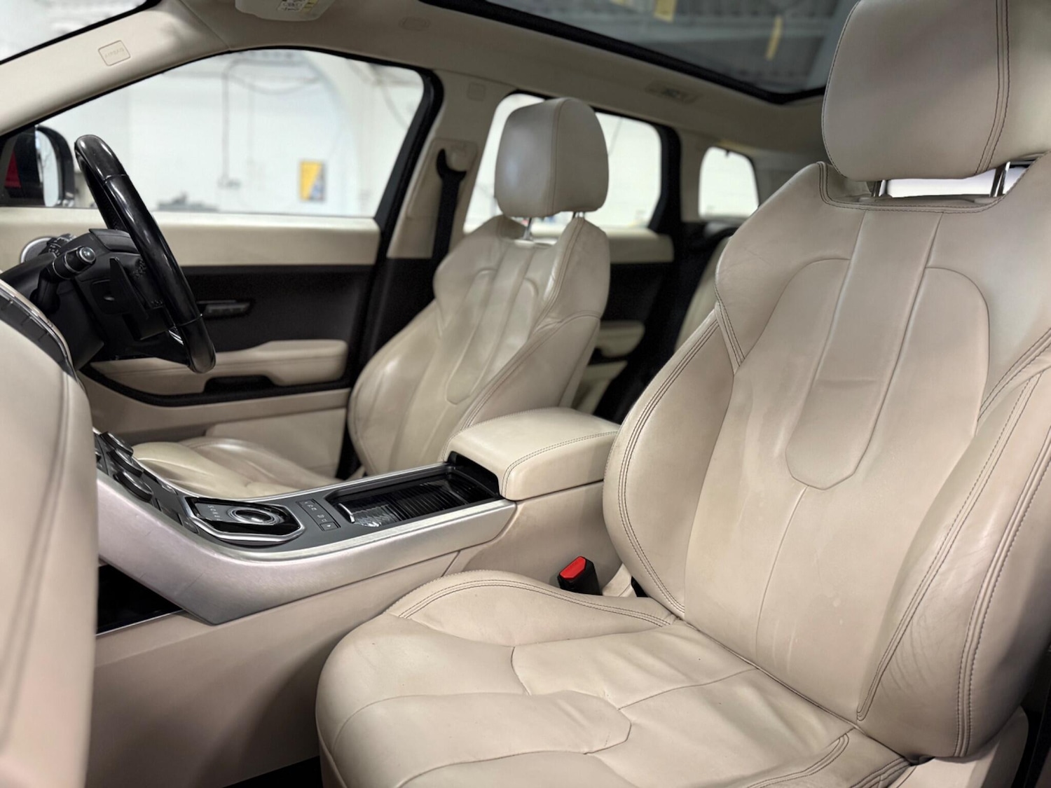 Used Land Rover Range Rover Evoque 2011 for sale - 76512978: Photo 32