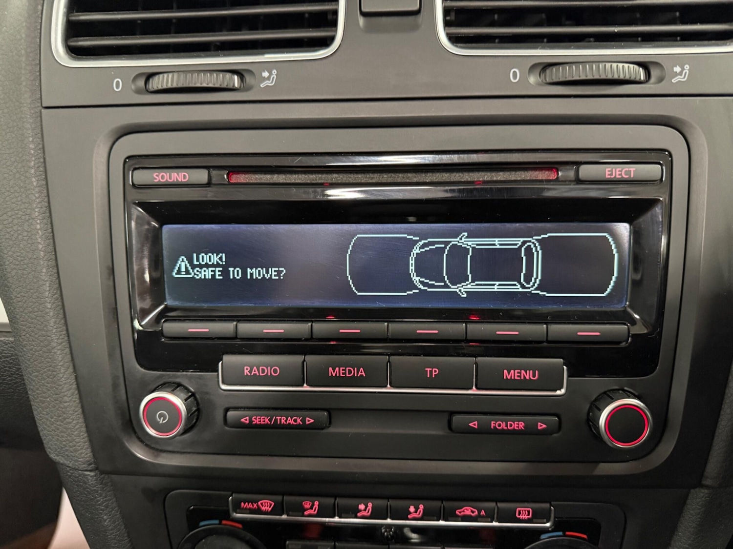 Used Volkswagen Golf 2011 for sale - 76607748: Photo 26