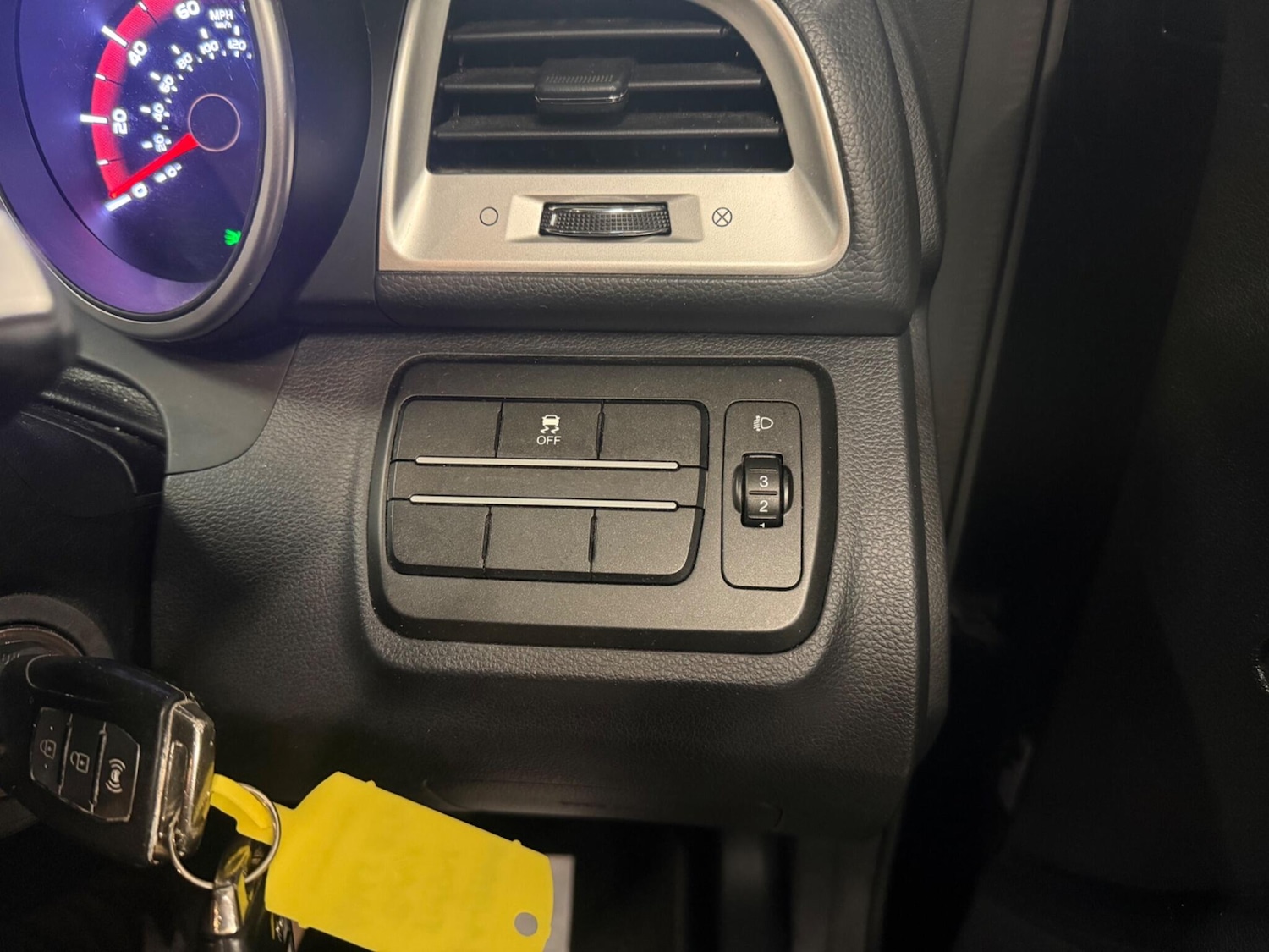 Used Ssangyong Tivoli 2016 for sale - 76849849: Photo 16