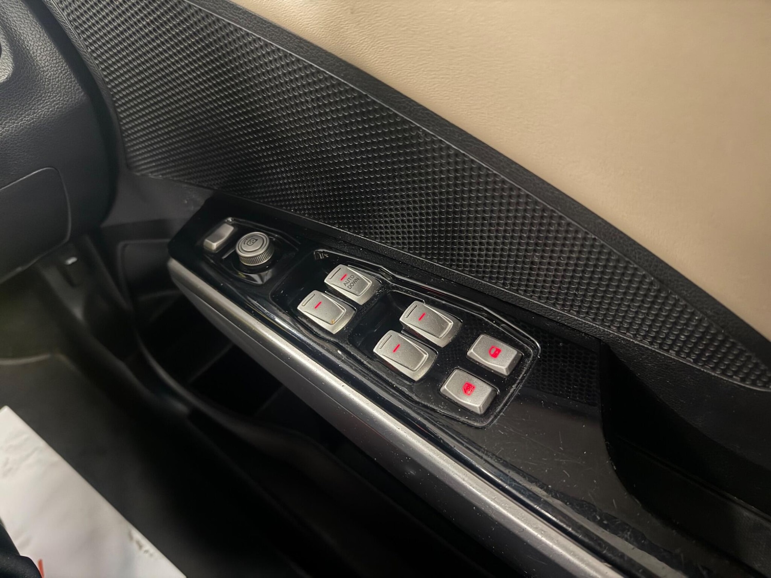 Used Ssangyong Tivoli 2016 for sale - 76849849: Photo 38