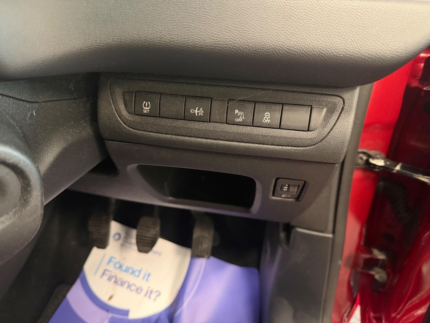 Used Peugeot 208 2014 for sale - 77612821: Photo 13