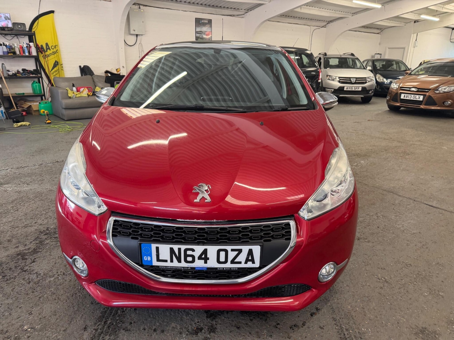 Used Peugeot 208 2014 for sale - 77612821: Photo 2