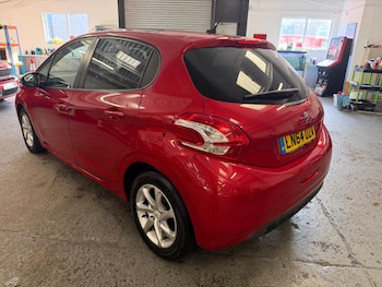 Used Peugeot 208 2014 for sale - 77612821: Photo