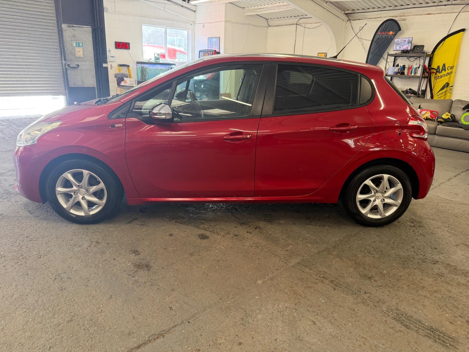 Used Peugeot 208 2014 for sale - 77612821: Photo 5