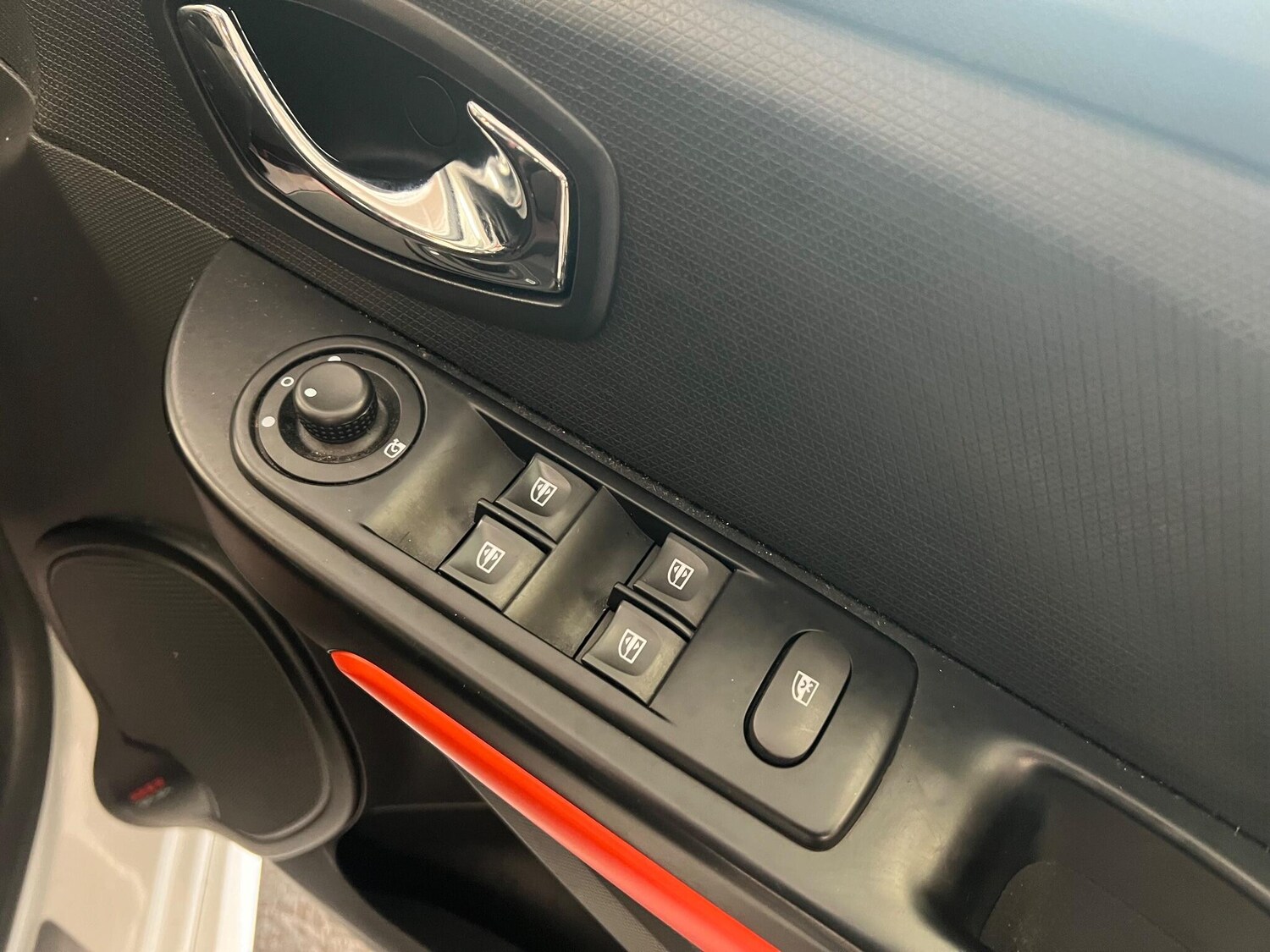 Used Renault Clio 2014 for sale - 77230209: Photo 35