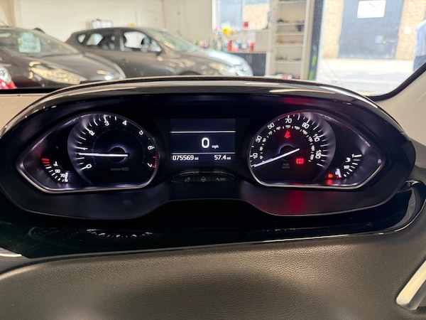 Used Peugeot 208 2015 for sale - 75670163: Photo 27