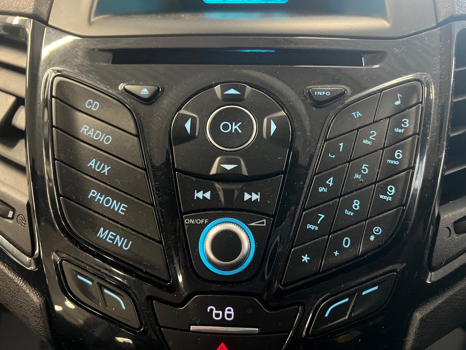 Used Ford Fiesta 2015 for sale - 76926887: Photo 31