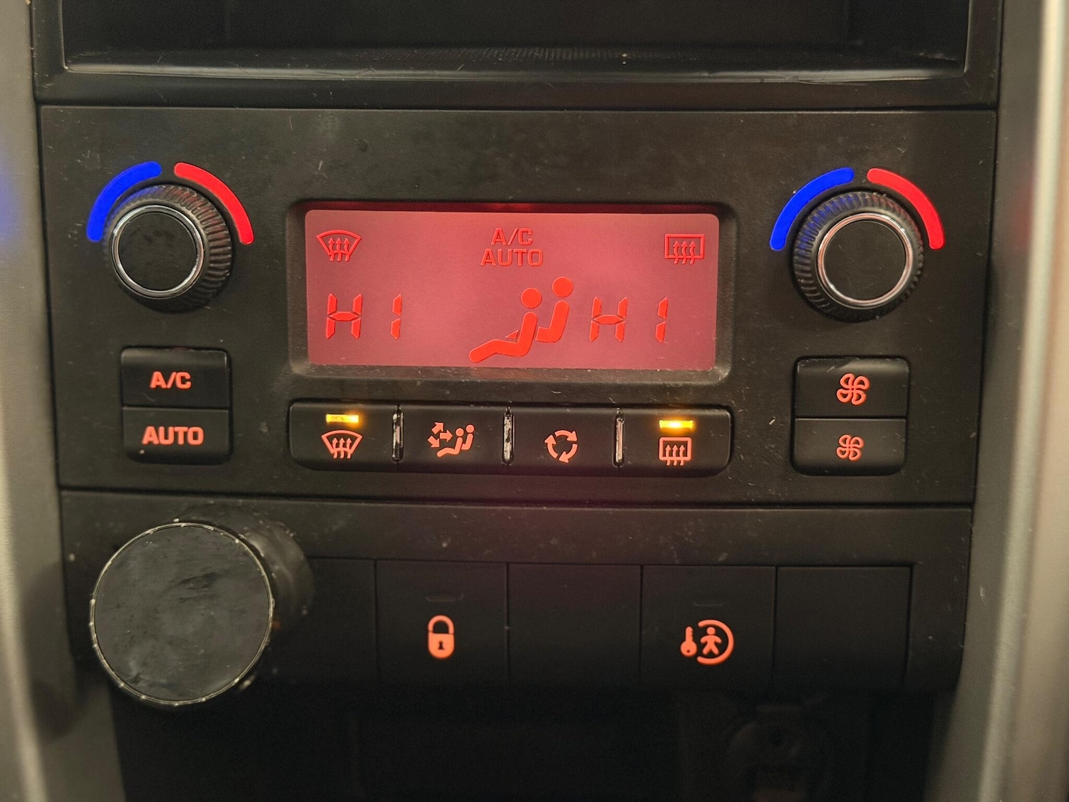 Used Peugeot 207 2011 for sale - 76485804: Photo 22