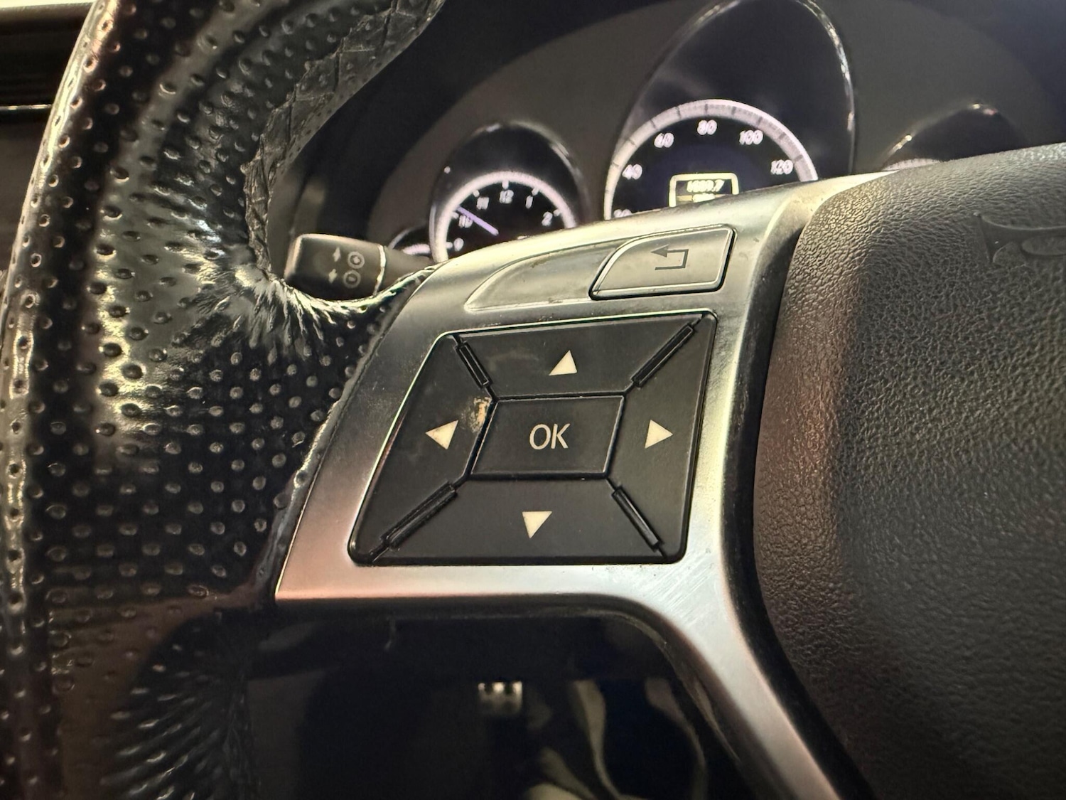 Used Mercedes-Benz E Class 2011 for sale - 76989101: Photo 12