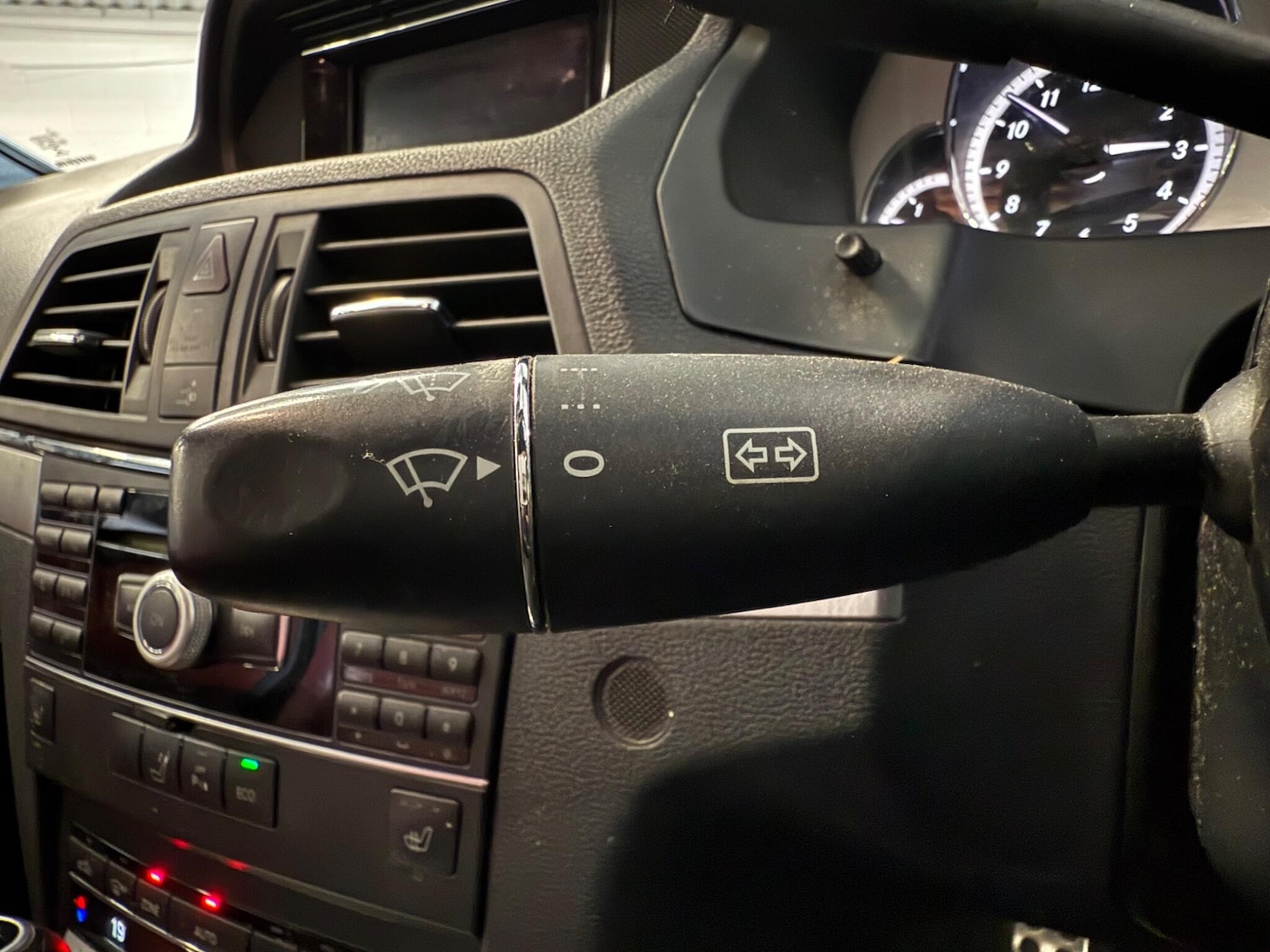 Used Mercedes-Benz E Class 2011 for sale - 76989101: Photo 14