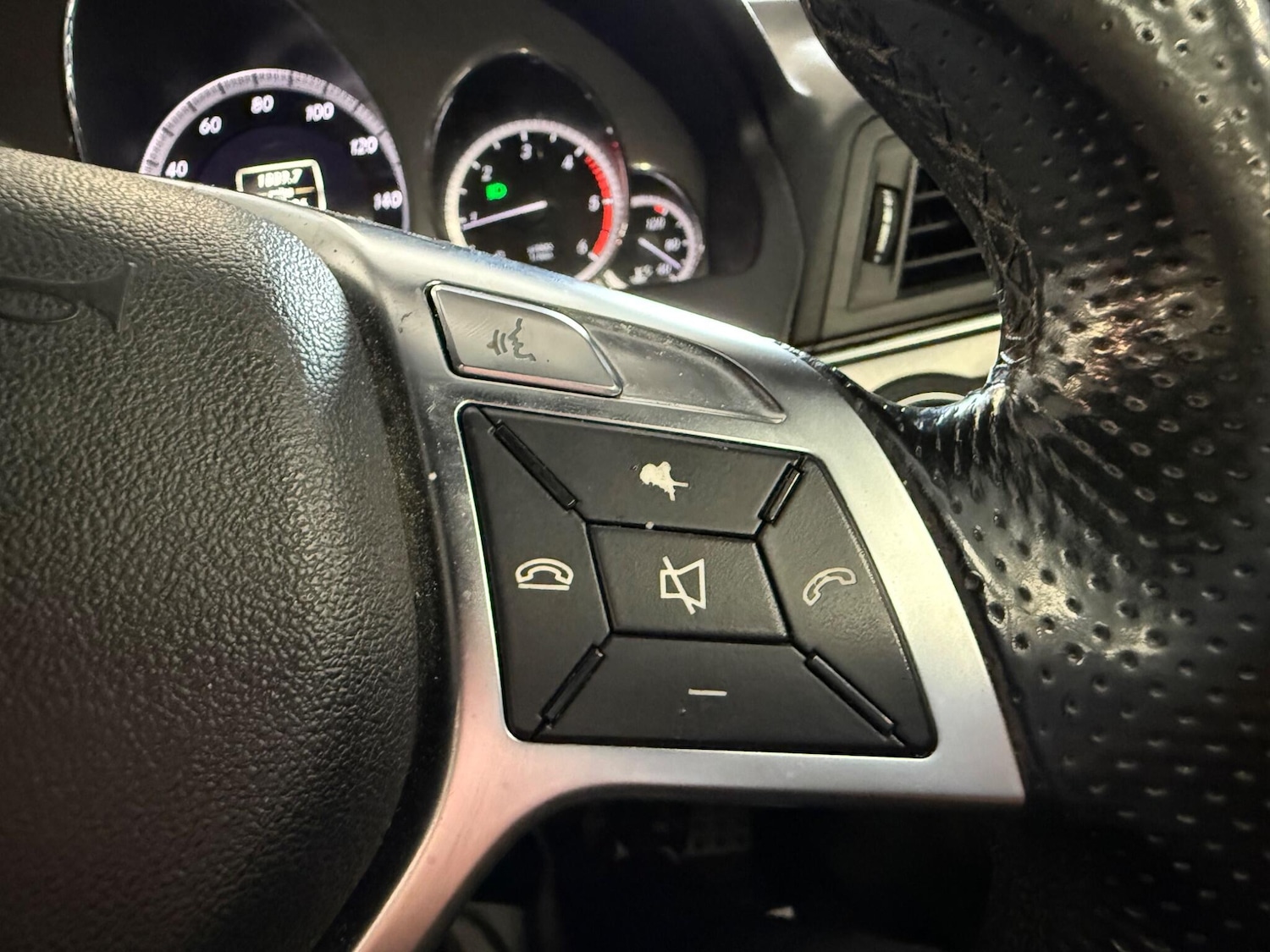 Used Mercedes-Benz E Class 2011 for sale - 76989101: Photo 15