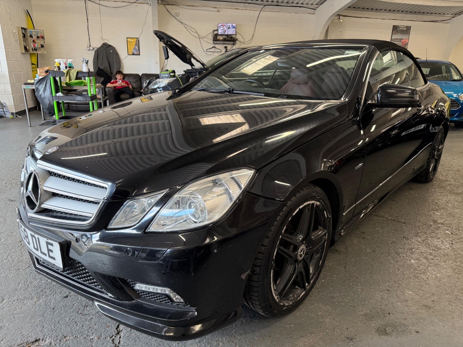 Used Mercedes-Benz E Class 2011 for sale - 76989101: Photo 3