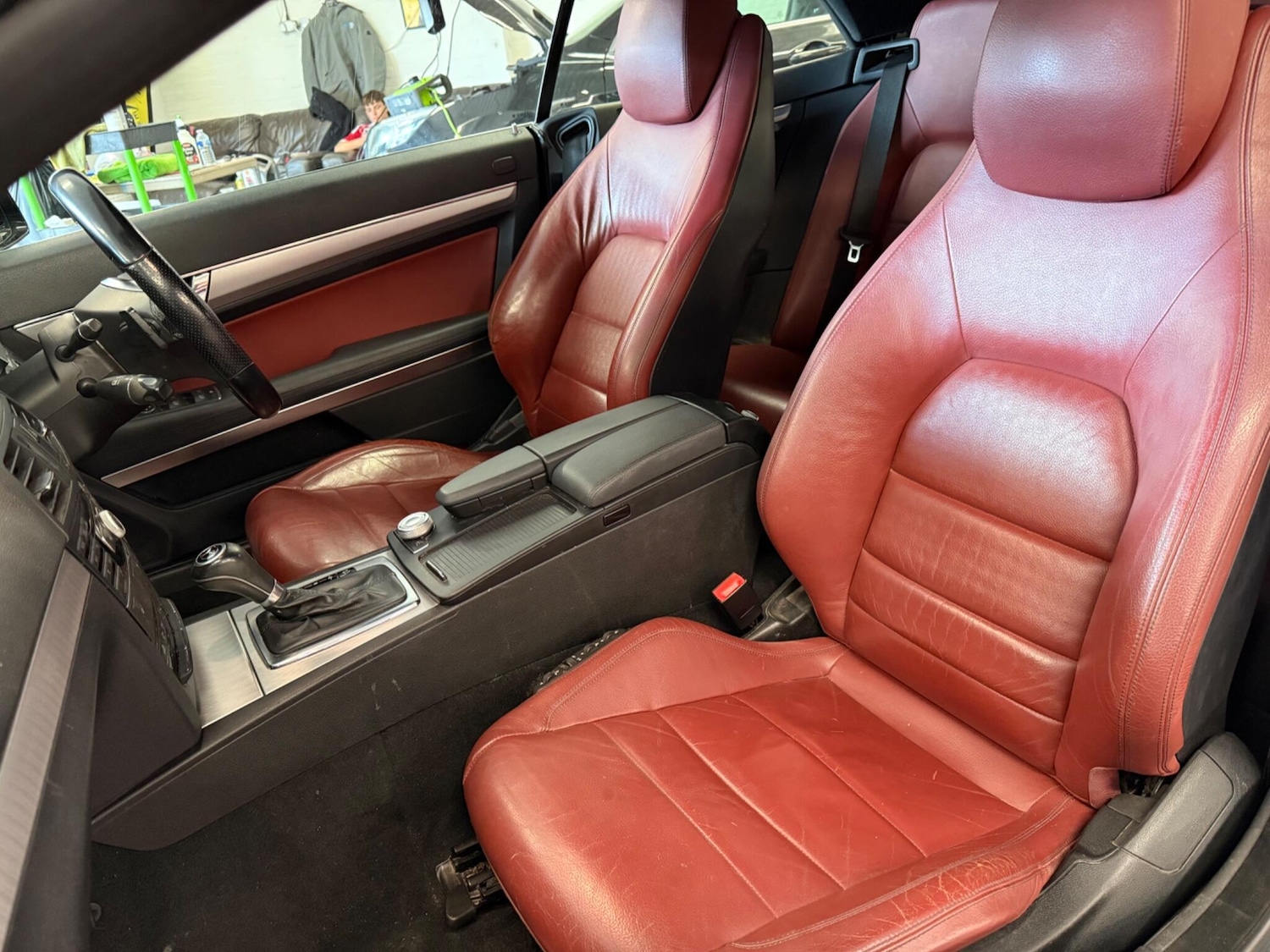 Used Mercedes-Benz E Class 2011 for sale - 76989101: Photo 31