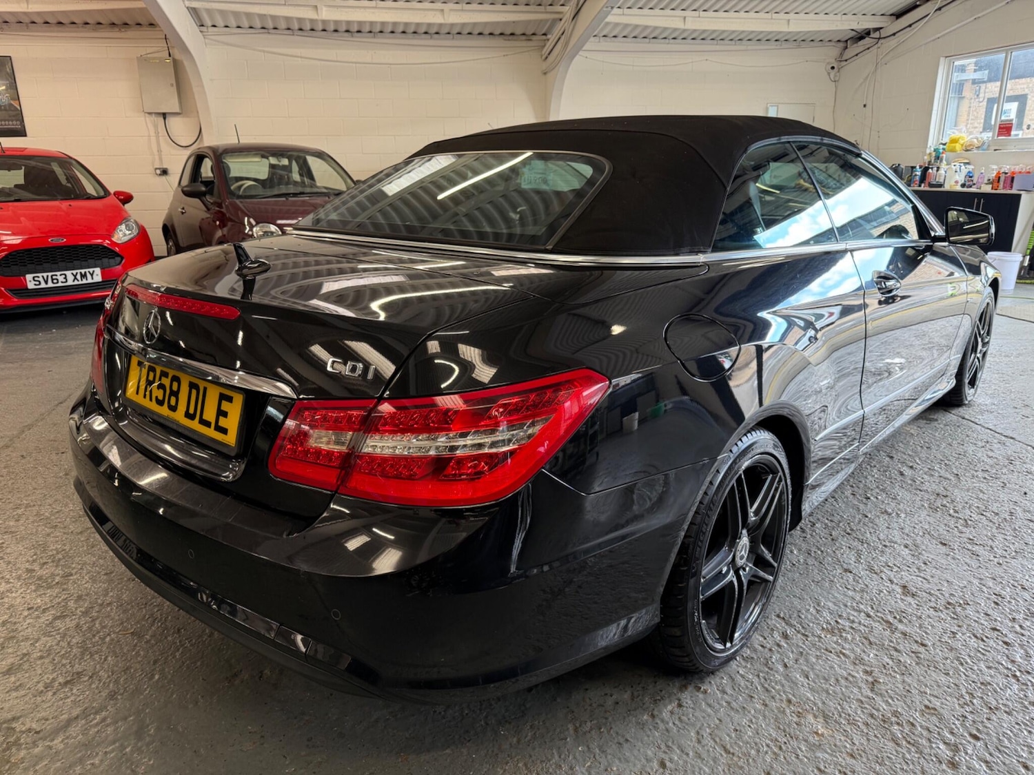 Used Mercedes-Benz E Class 2011 for sale - 76989101: Photo 9