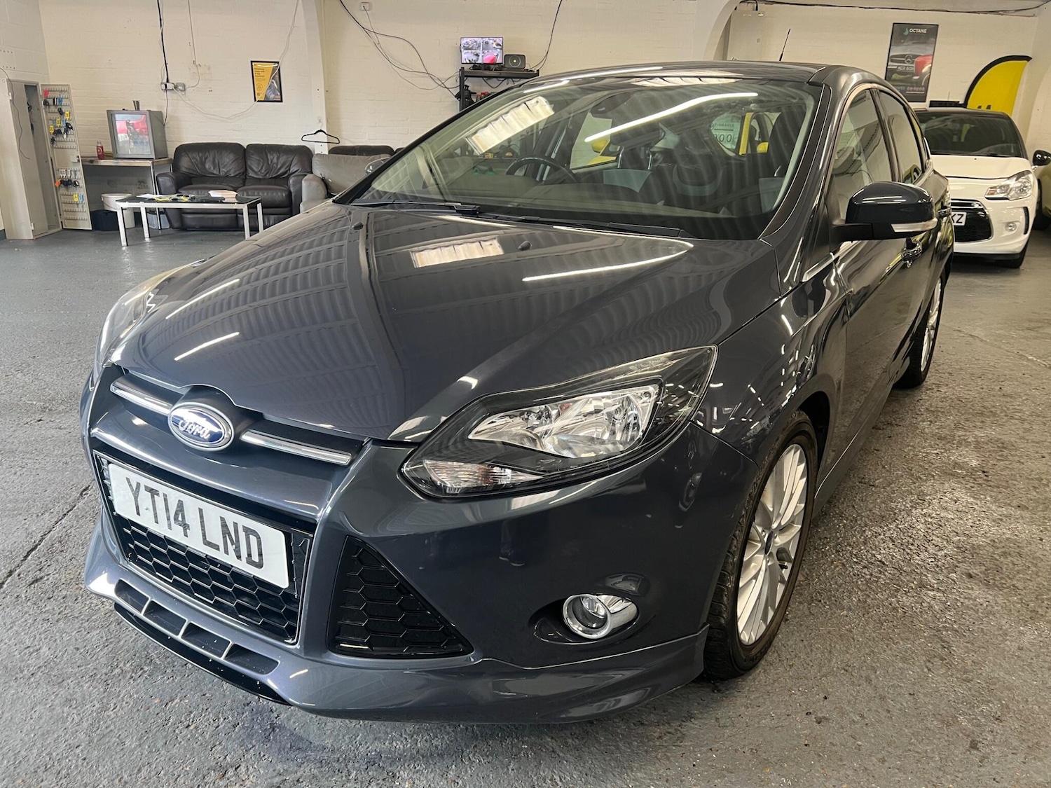 Used Ford Focus 2014 for sale - 76398155: Photo 3