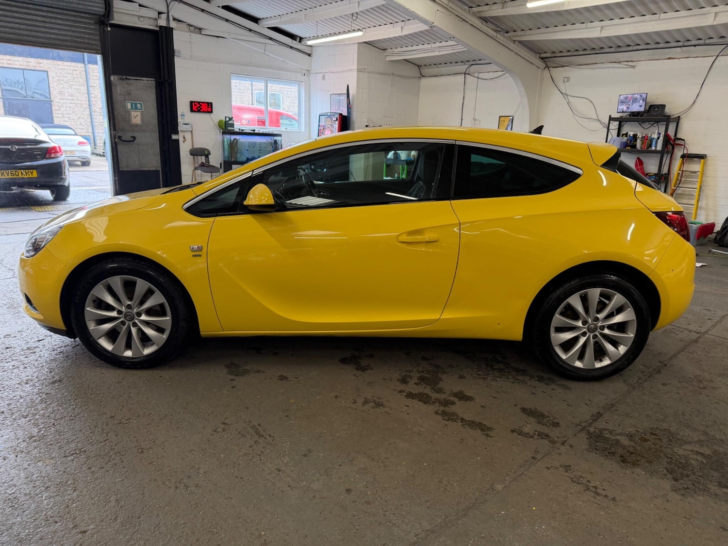 Used Vauxhall Astra GTC 2013 for sale - 77549855: Photo 5