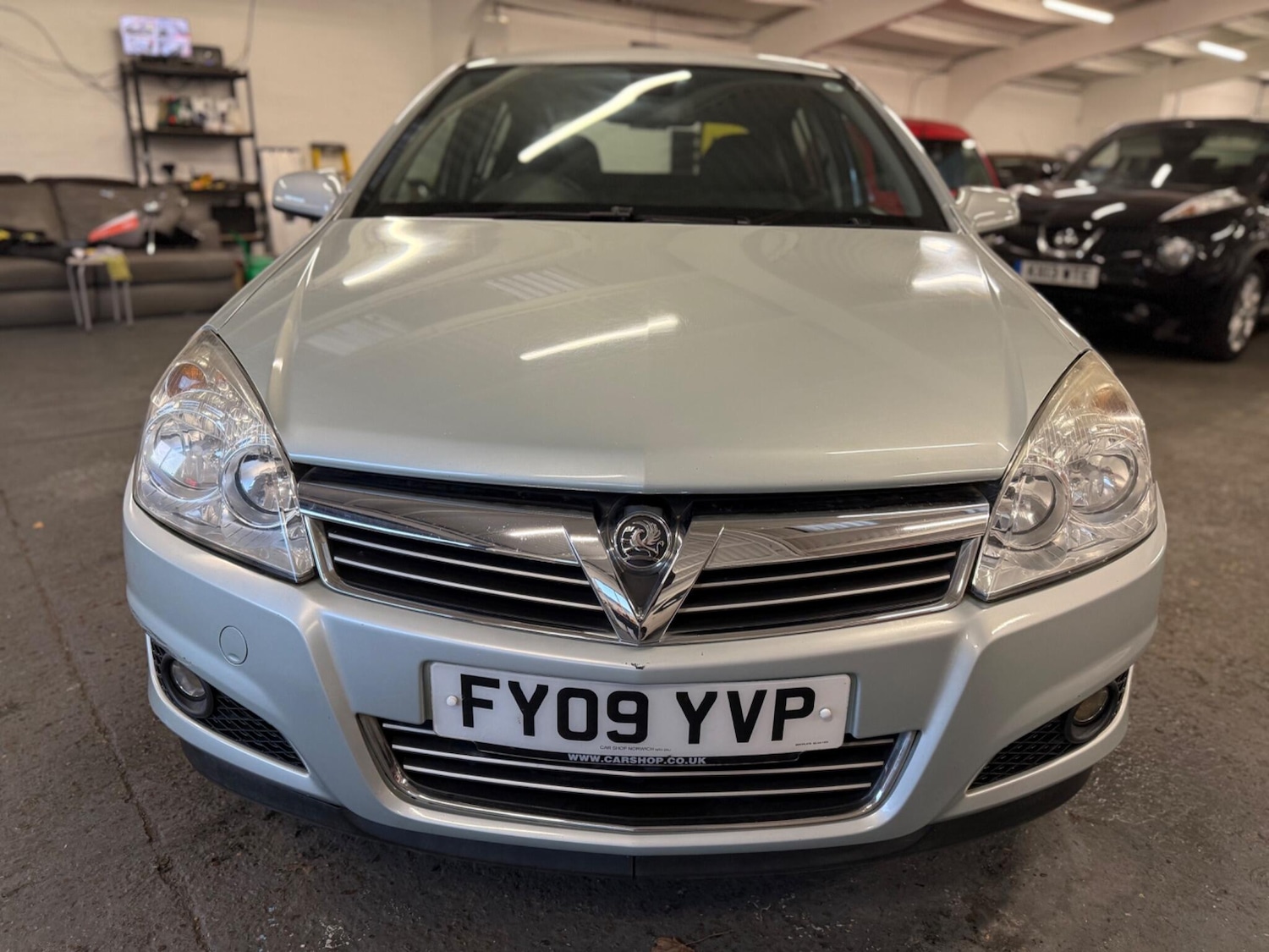 Used Vauxhall Astra 2009 for sale - 76659115: Photo 2