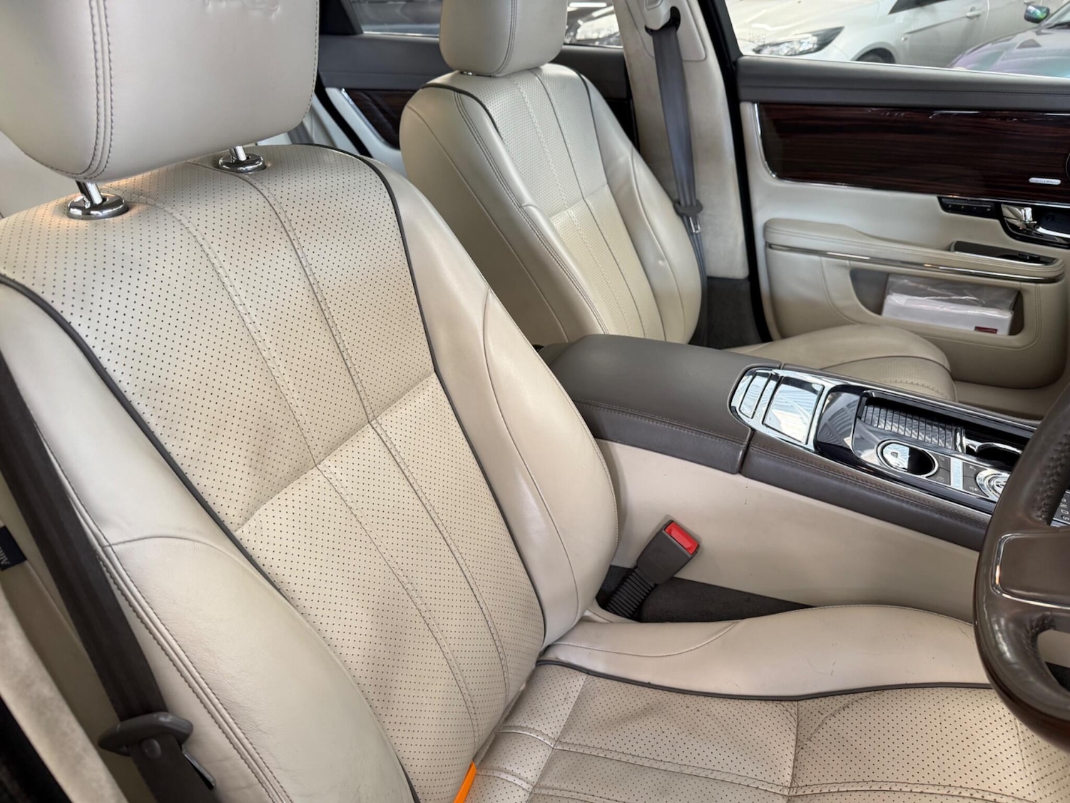 Used Jaguar XJ 2012 for sale - 76926808: Photo 12