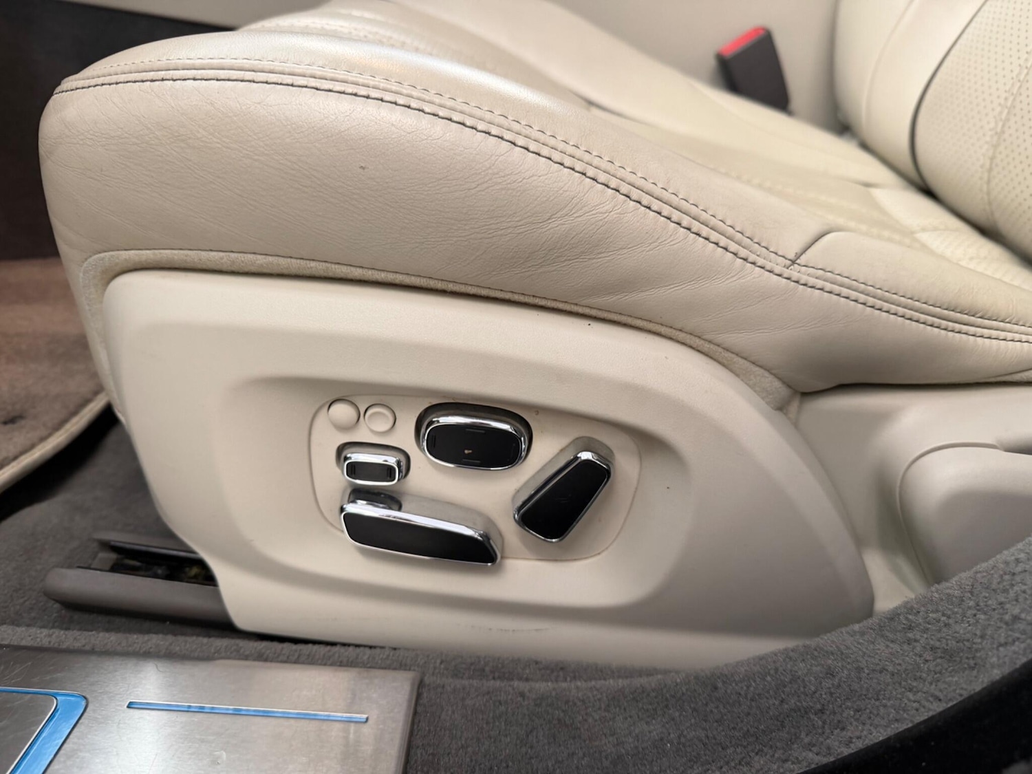 Used Jaguar XJ 2012 for sale - 76926808: Photo 14