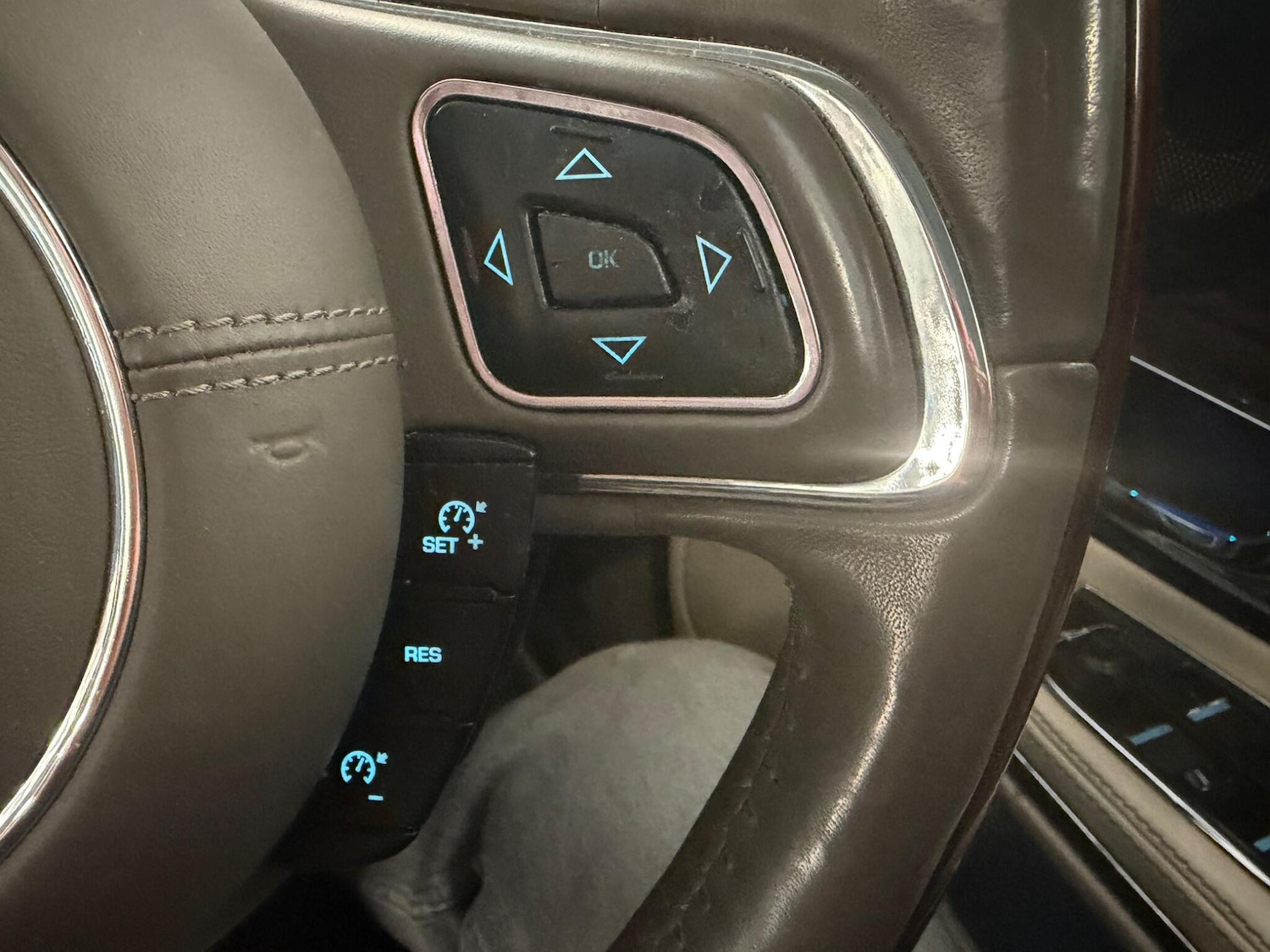 Used Jaguar XJ 2012 for sale - 76926808: Photo 19