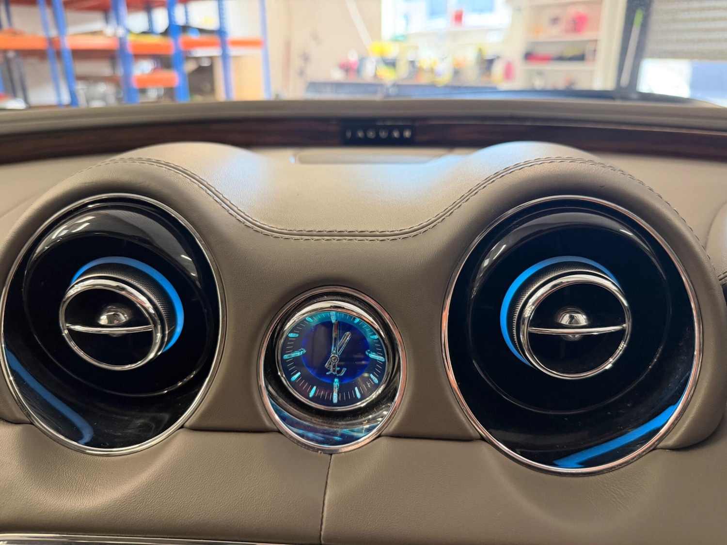 Used Jaguar XJ 2012 for sale - 76926808: Photo 20