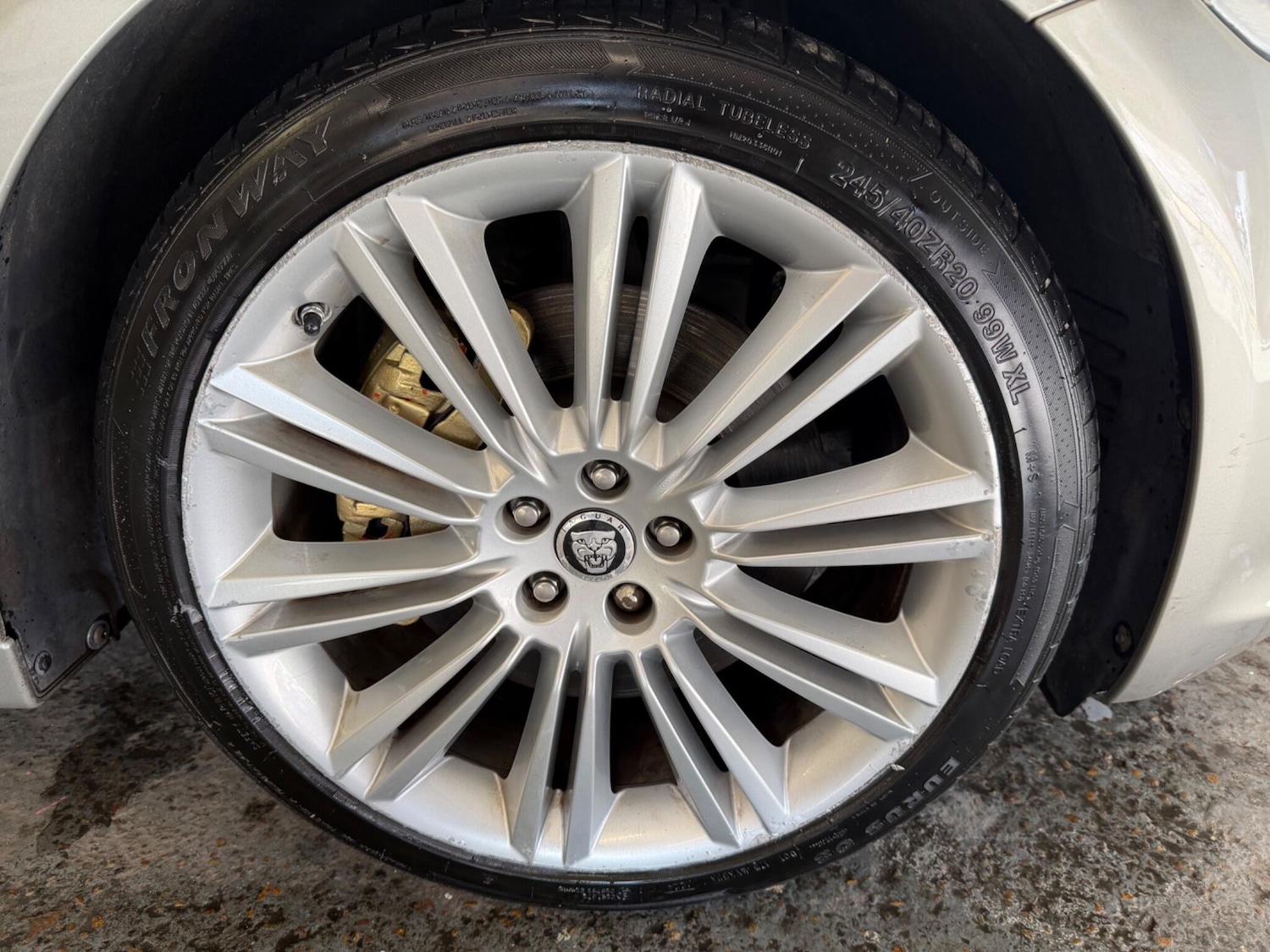 Used Jaguar XJ 2012 for sale - 76926808: Photo 22