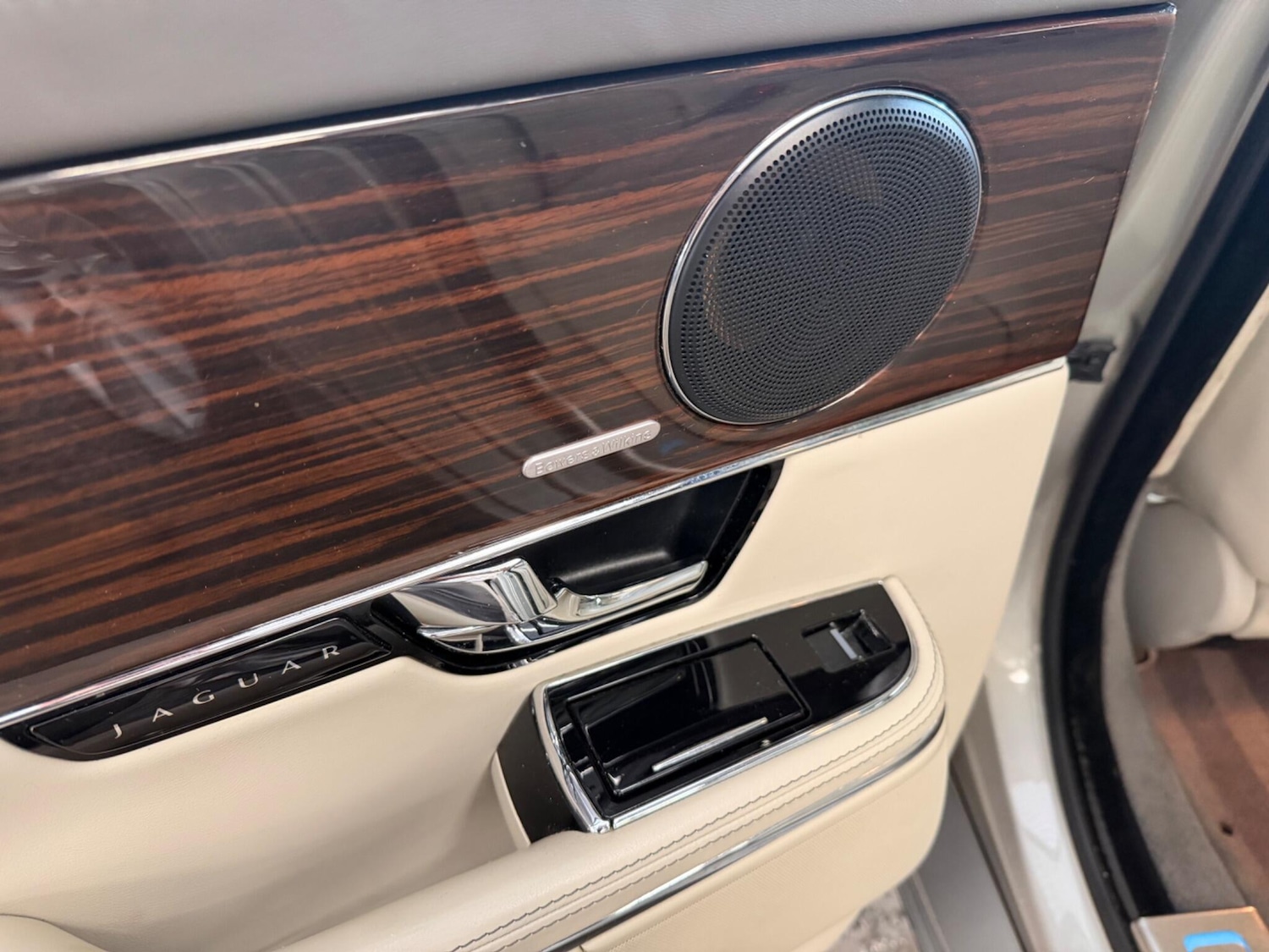 Used Jaguar XJ 2012 for sale - 76926808: Photo 37