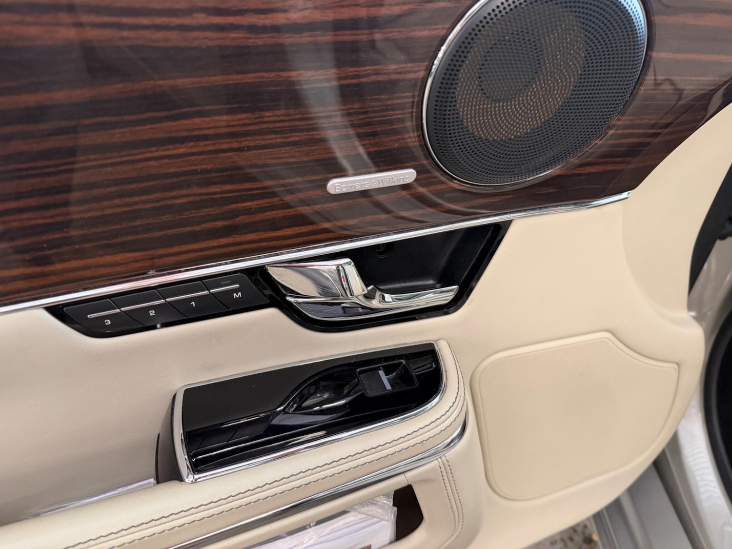 Used Jaguar XJ 2012 for sale - 76926808: Photo 38