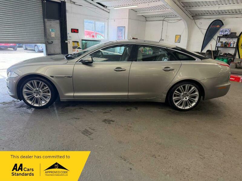 Used Jaguar XJ 2012 for sale - 76926808: Photo 5
