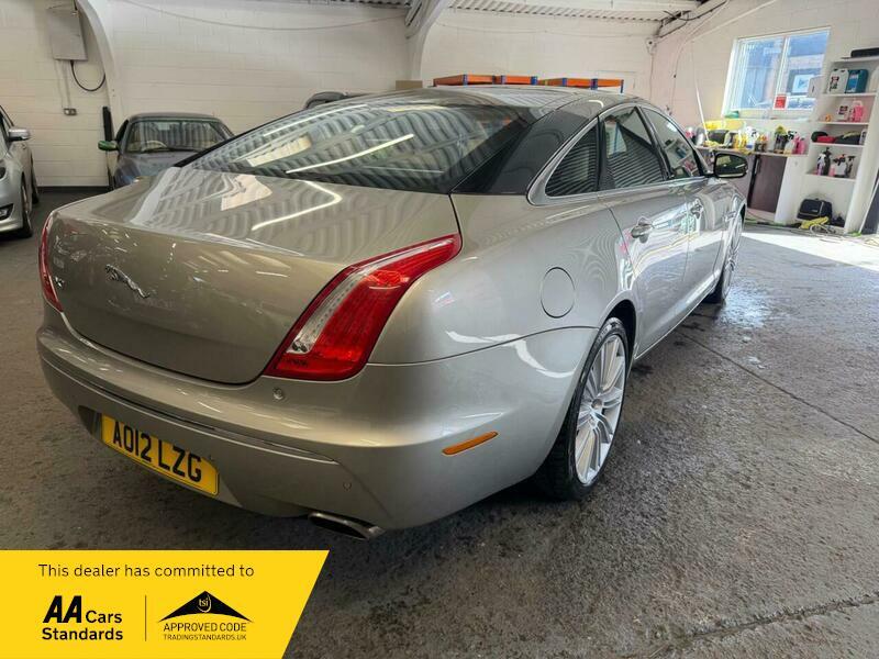 Used Jaguar XJ 2012 for sale - 76926808: Photo 8