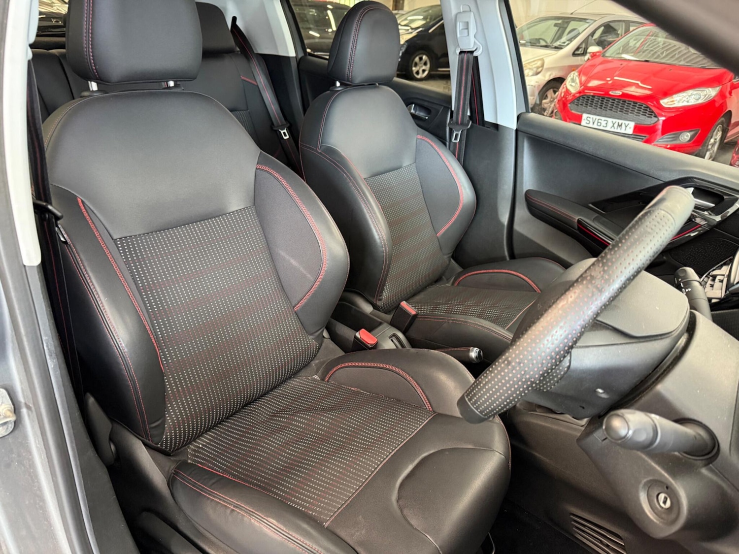 Used Peugeot 208 2015 for sale - 76020338: Photo 11