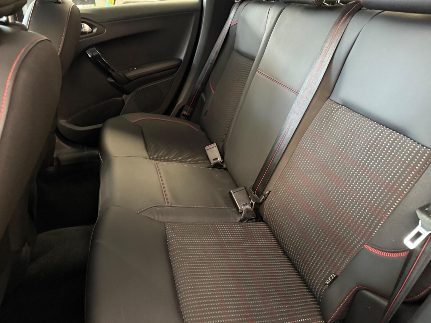 Used Peugeot 208 2015 for sale - 76020338: Photo 12