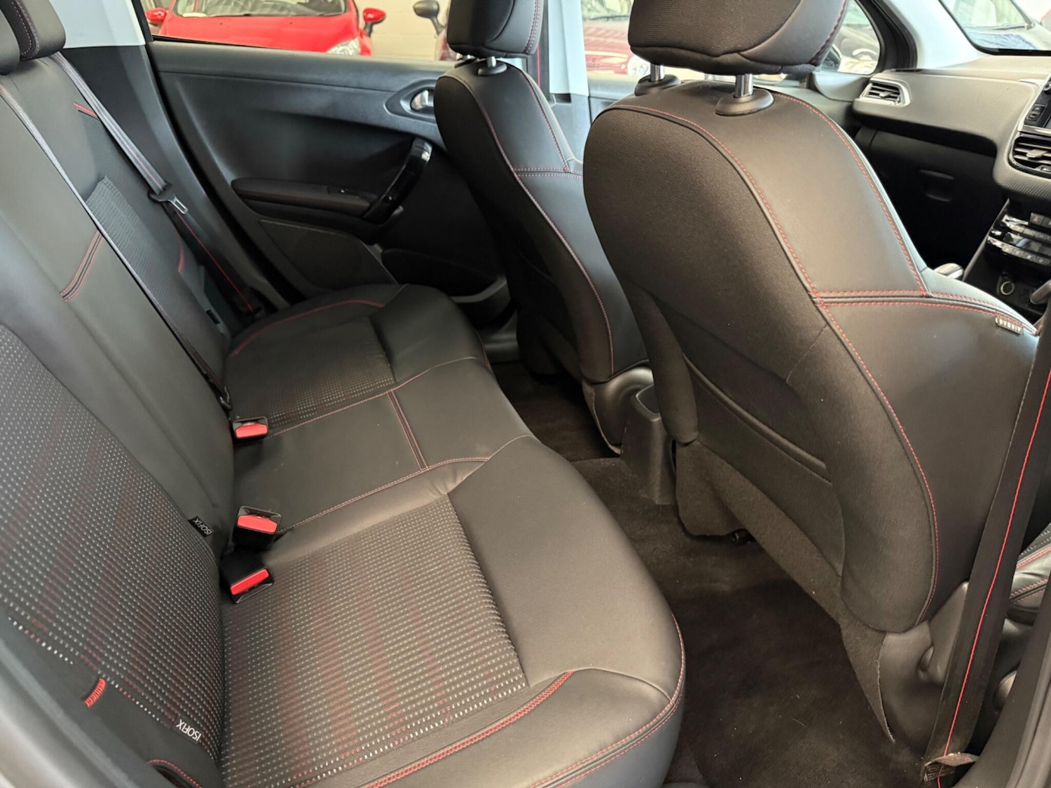 Used Peugeot 208 2015 for sale - 76020338: Photo 15