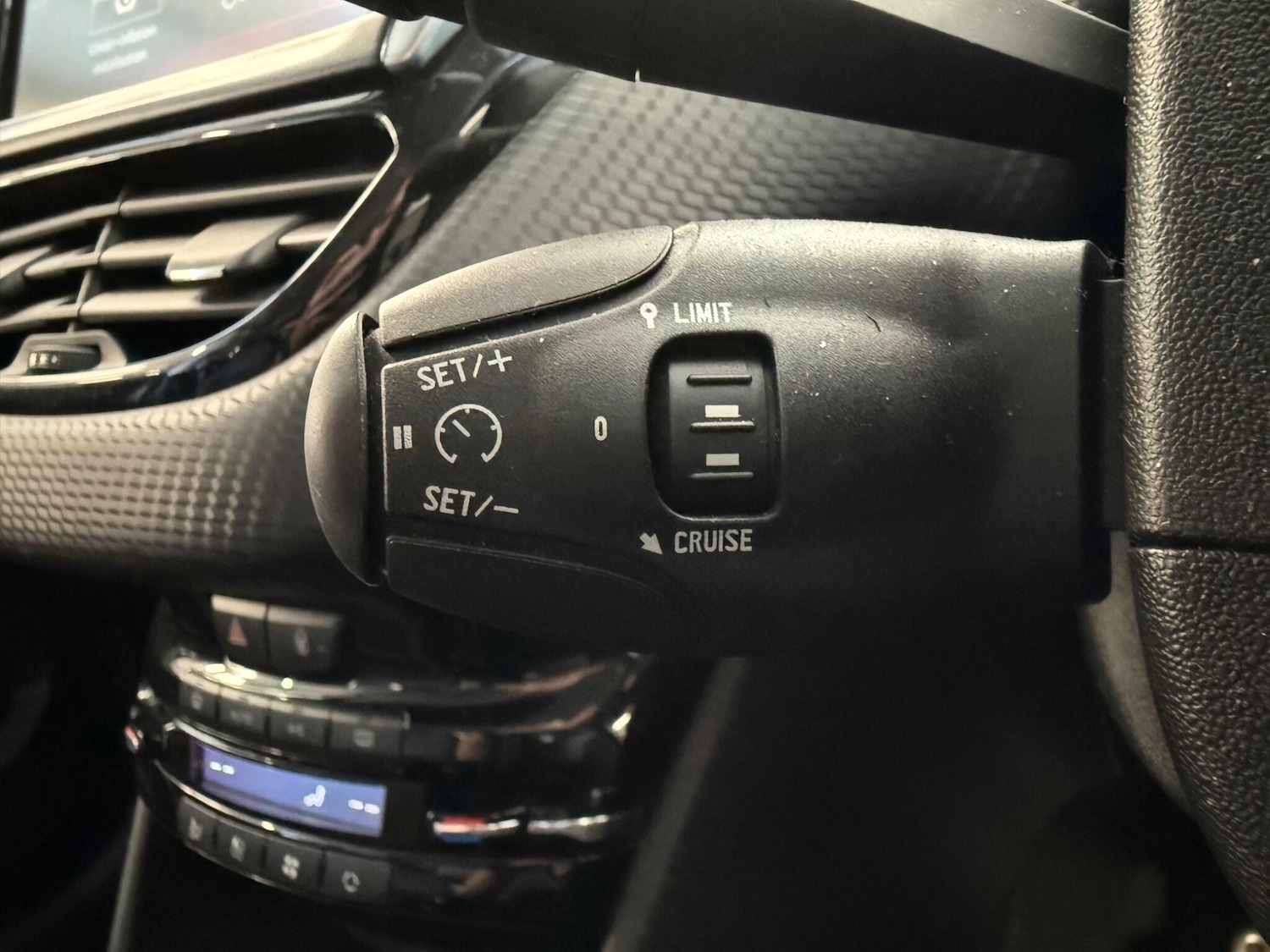 Used Peugeot 208 2015 for sale - 76020338: Photo 16