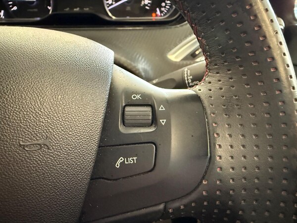 Used Peugeot 208 2015 for sale - 76020338: Photo 19