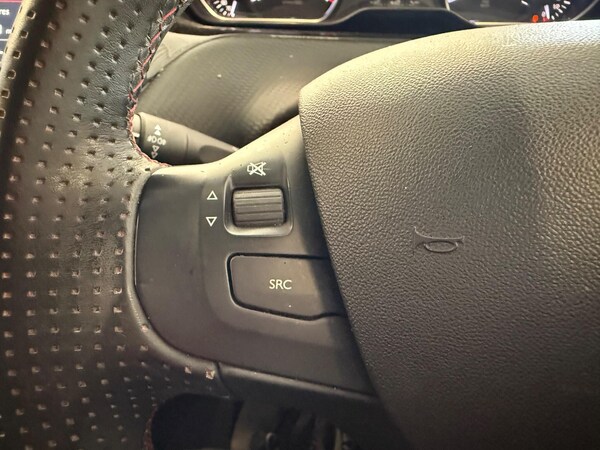 Used Peugeot 208 2015 for sale - 76020338: Photo 20