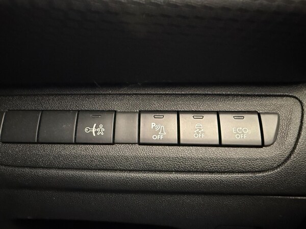Used Peugeot 208 2015 for sale - 76020338: Photo 23