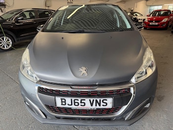 Used Peugeot 208 2015 for sale - 76020338: Photo 2
