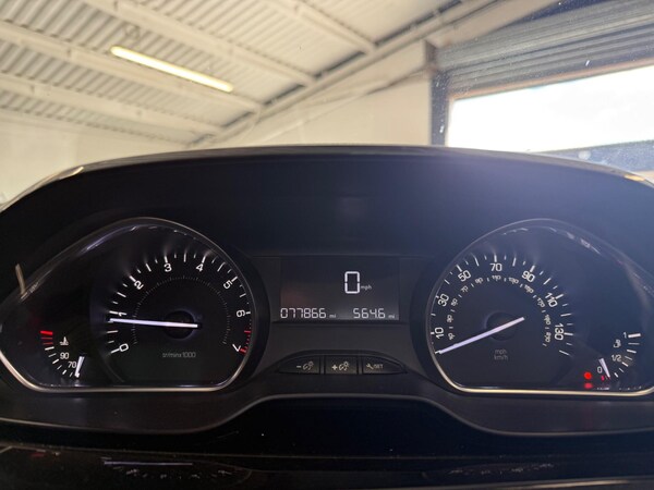 Used Peugeot 208 2015 for sale - 76020338: Photo 31