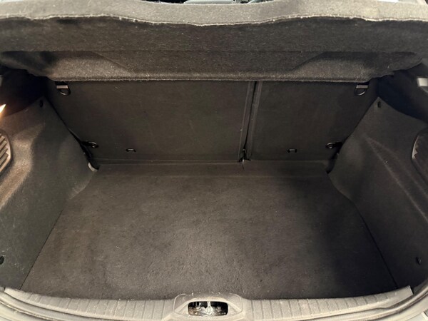 Used Peugeot 208 2015 for sale - 76020338: Photo 32