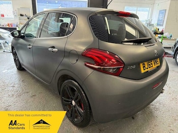 Used Peugeot 208 2015 for sale - 76020338: Photo 4