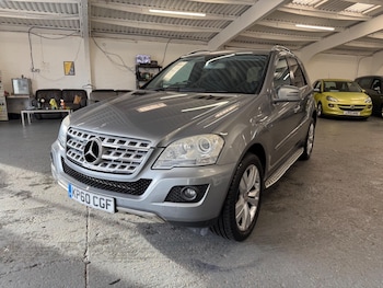 Used Mercedes-Benz M Class 2010 for sale - 76425652: Photo