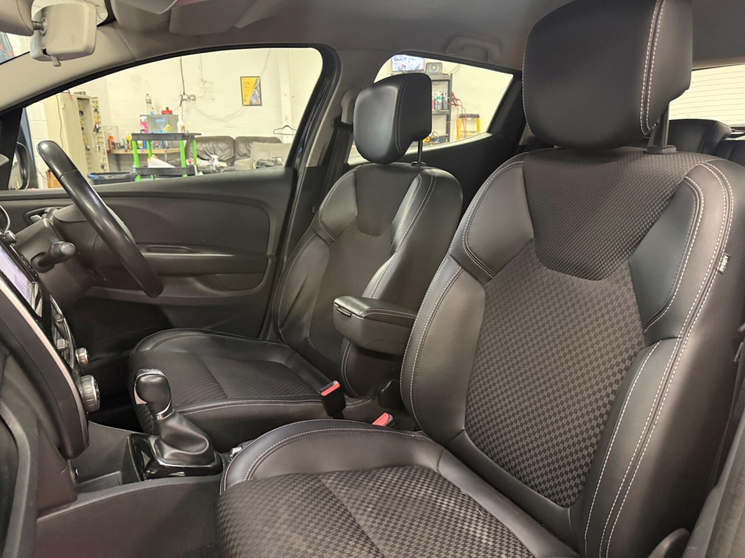 Used Renault Clio 2017 for sale - 77230074: Photo 12