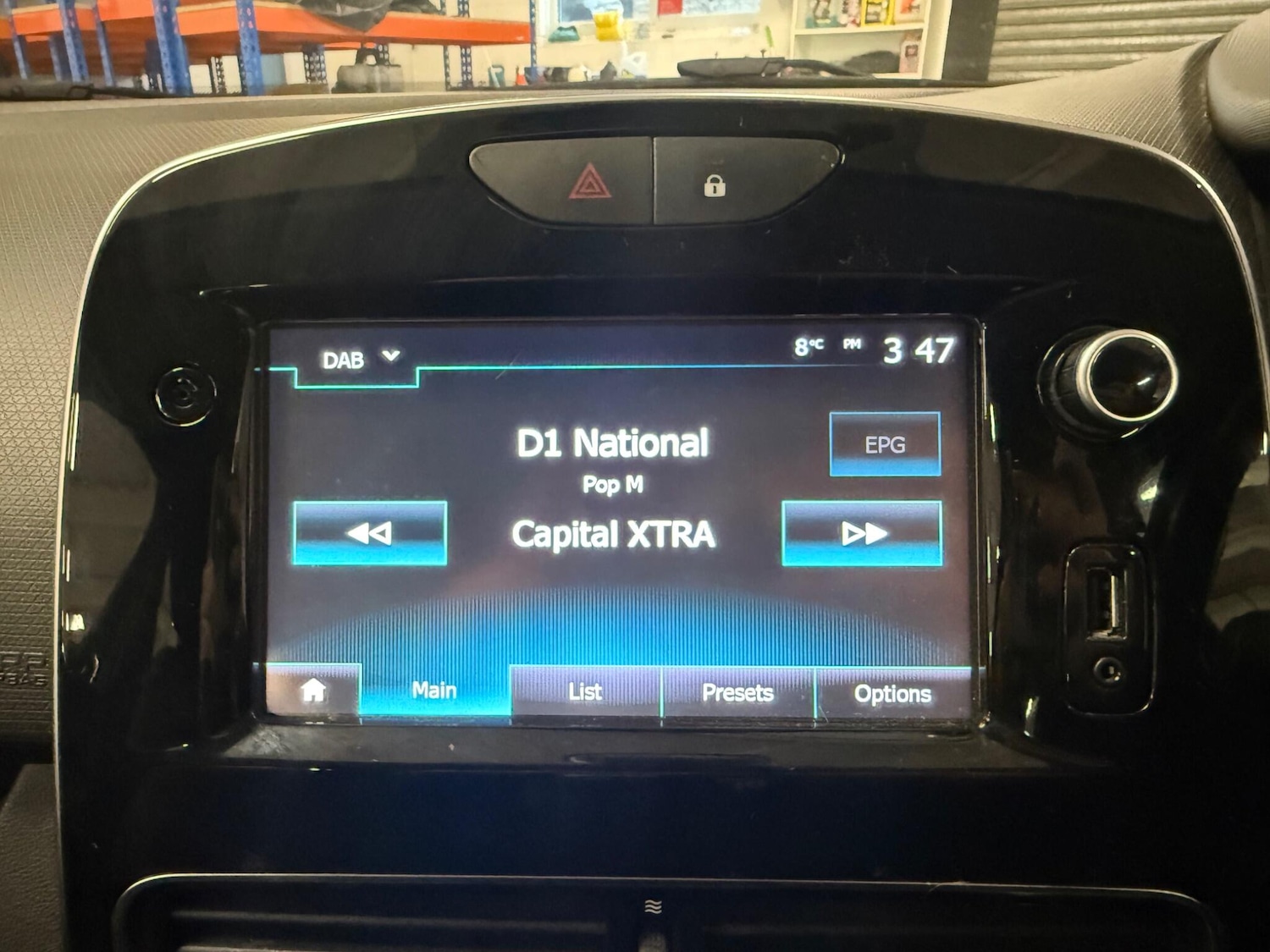 Used Renault Clio 2017 for sale - 77230074: Photo 29