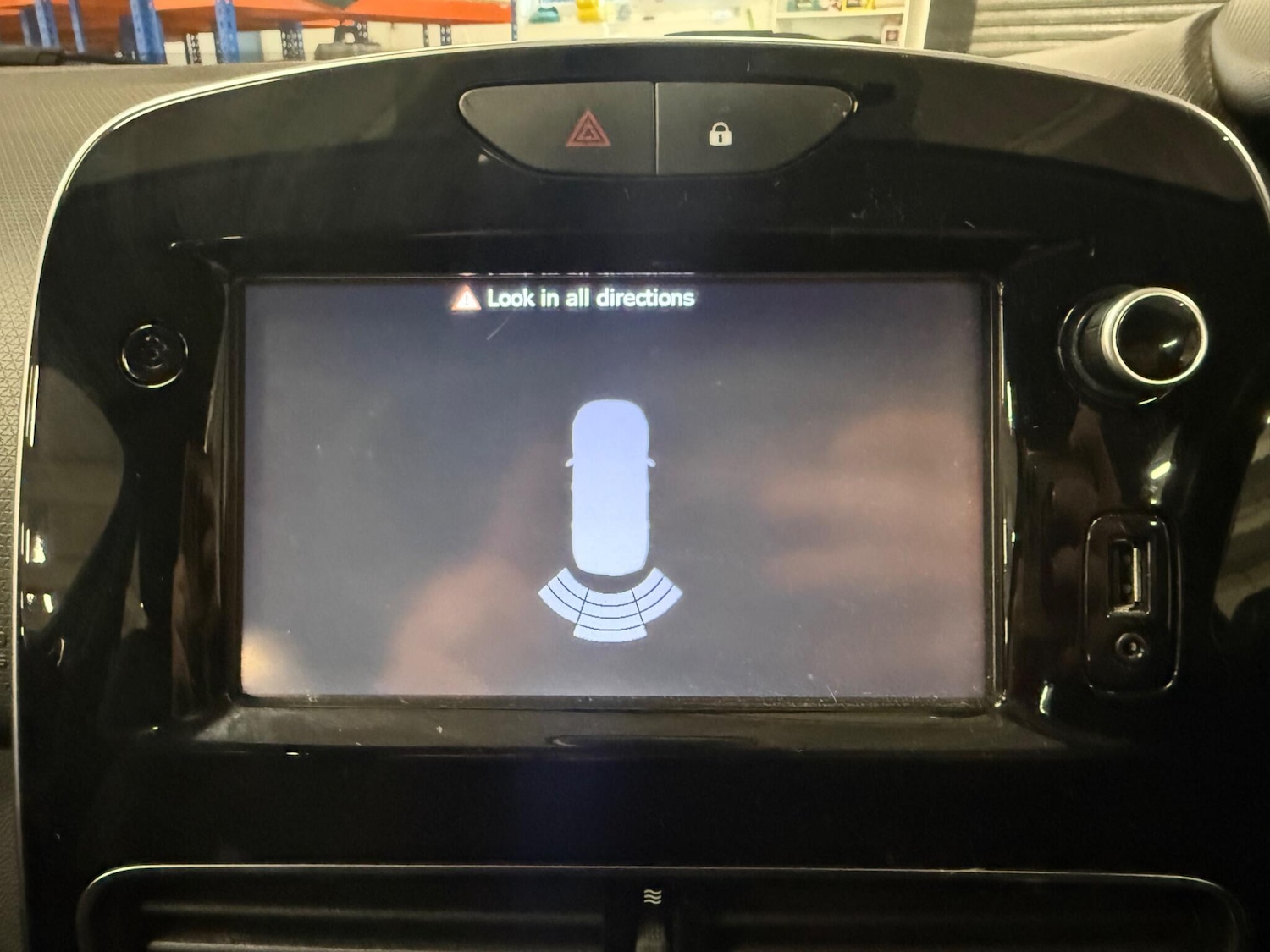 Used Renault Clio 2017 for sale - 77230074: Photo 31