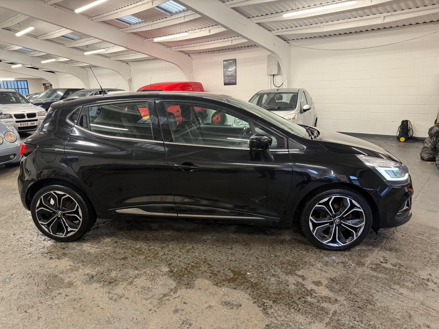 Used Renault Clio 2017 for sale - 77230074: Photo 7